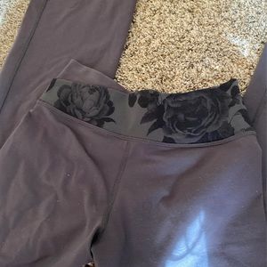 Lululemon yoga pants